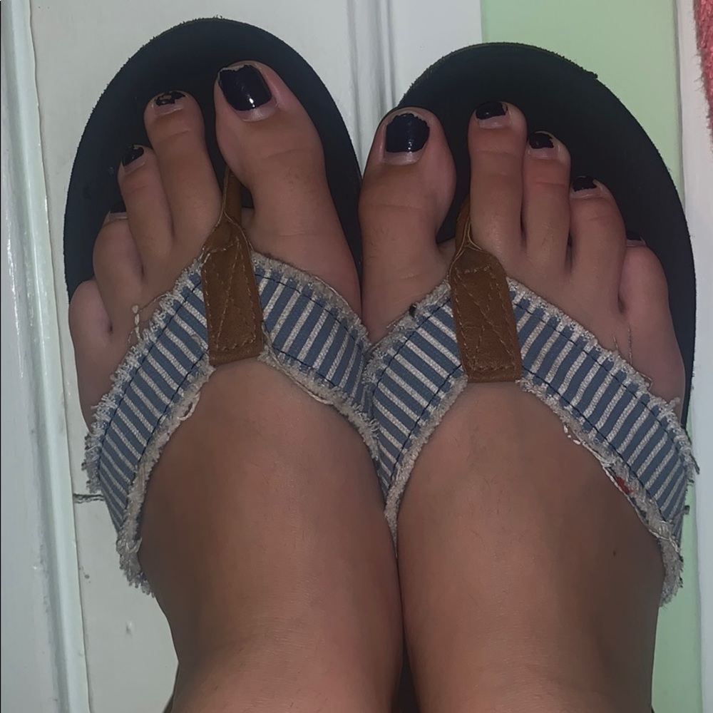 Flip-flops - Picture 2 of 2